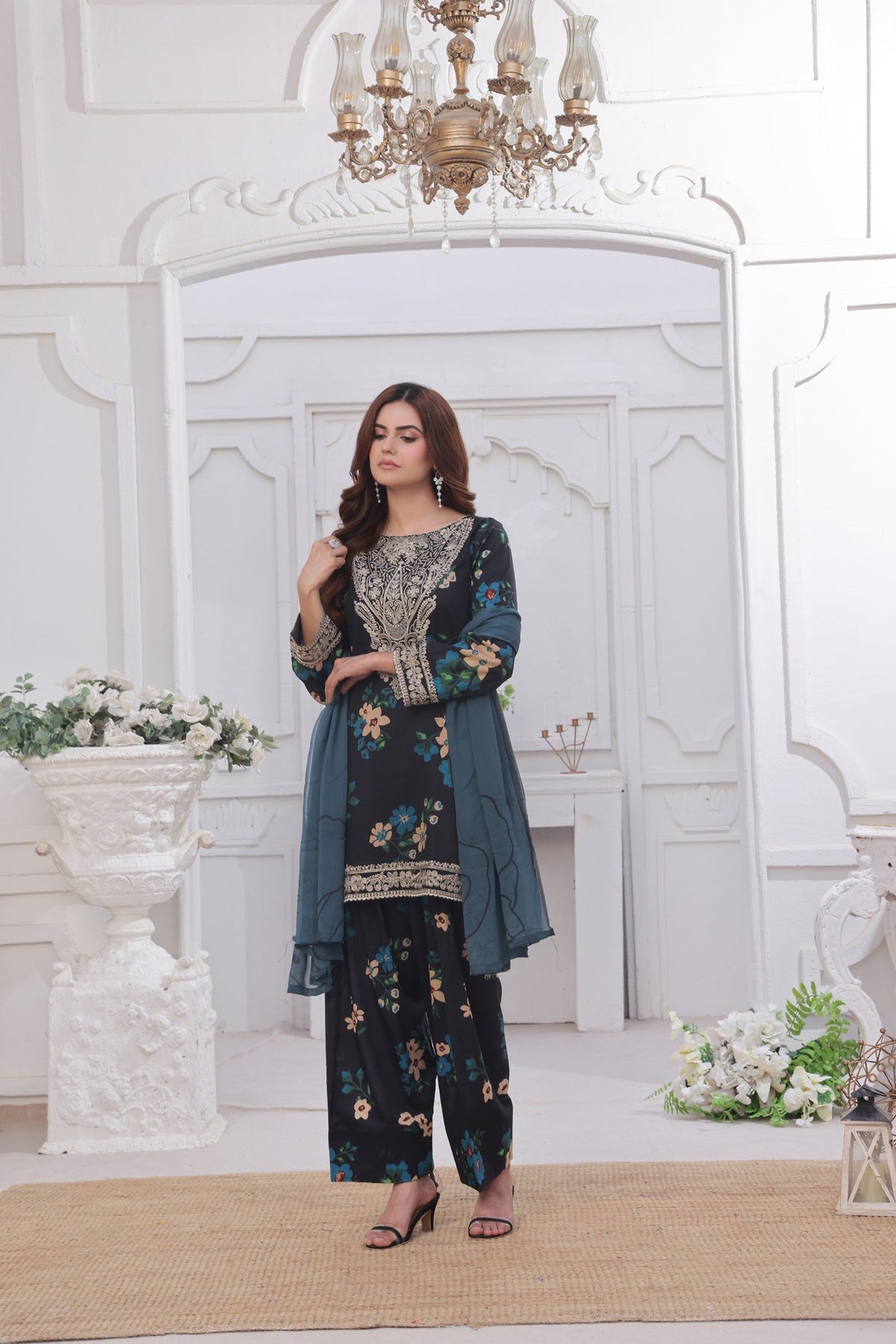 AVENOR-Embroidered 3pc