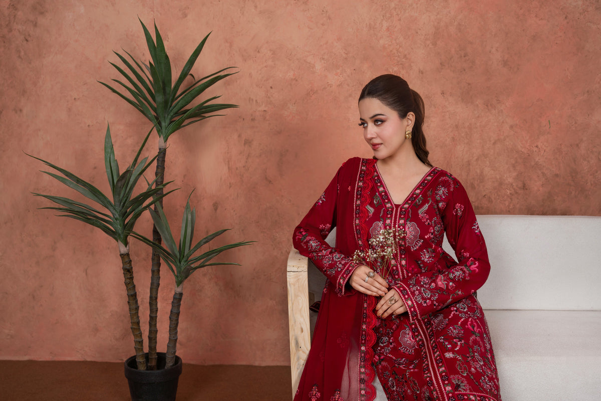 Crimson Mehr Royale-Embroidered 3pc
