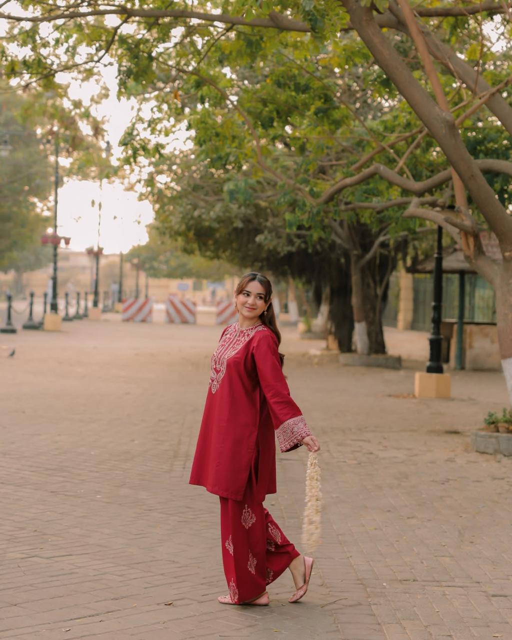 Meera 2Pc