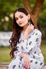 Saleha 2Pcs Stitched Suit