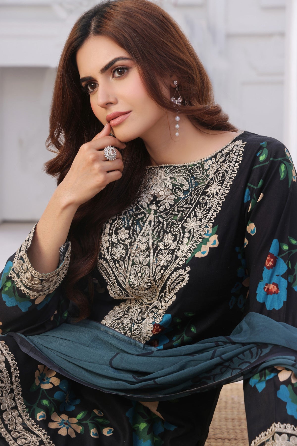 AVENOR-Embroidered 3pc