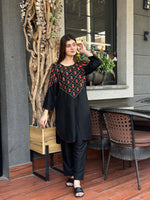 LAIRA Embroidered Article 2Pcs Stitched - zaibehoor